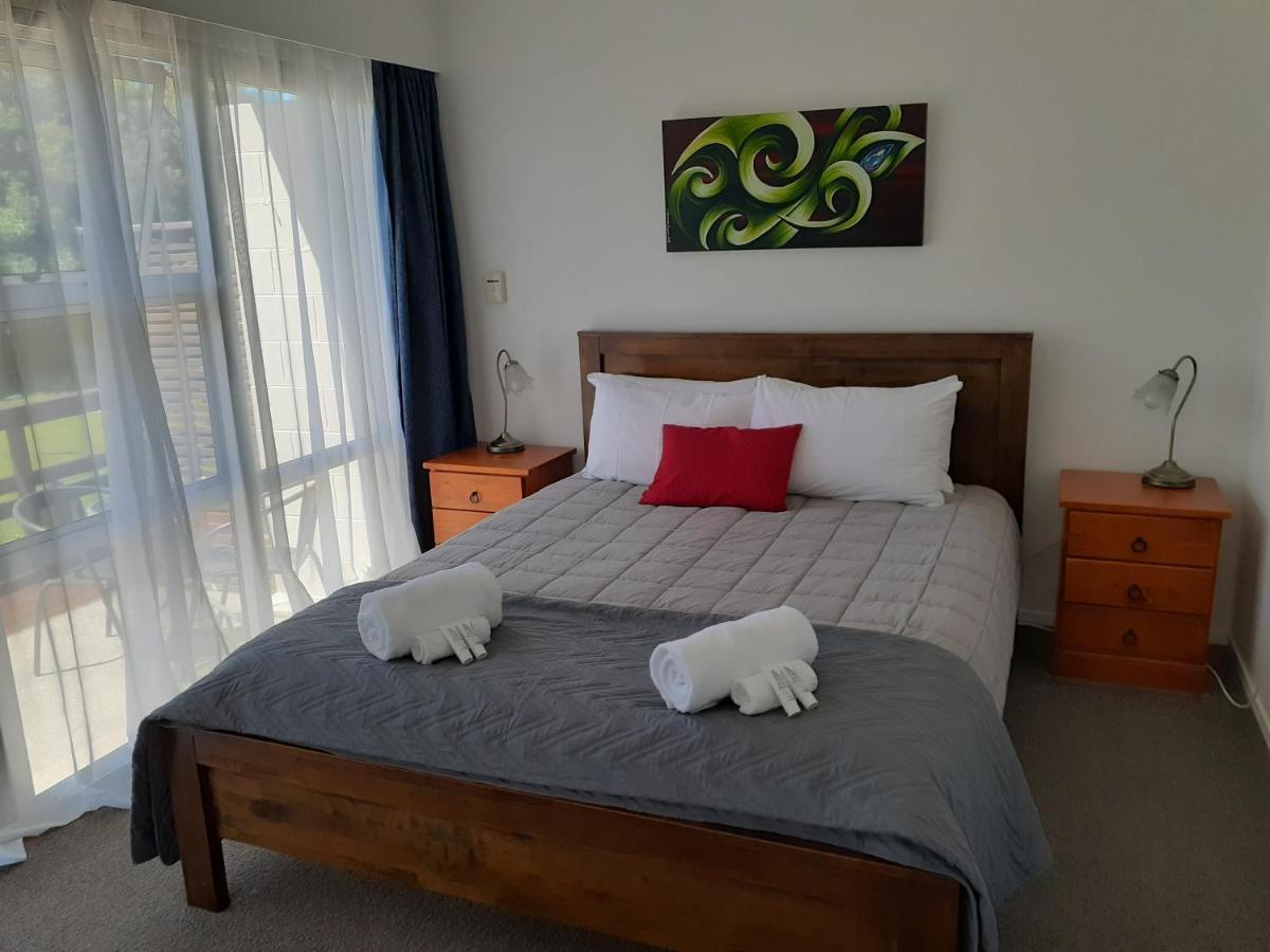 Golden Bay Motel タカカ エクステリア 写真