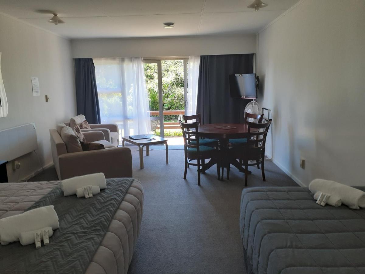 Golden Bay Motel タカカ エクステリア 写真