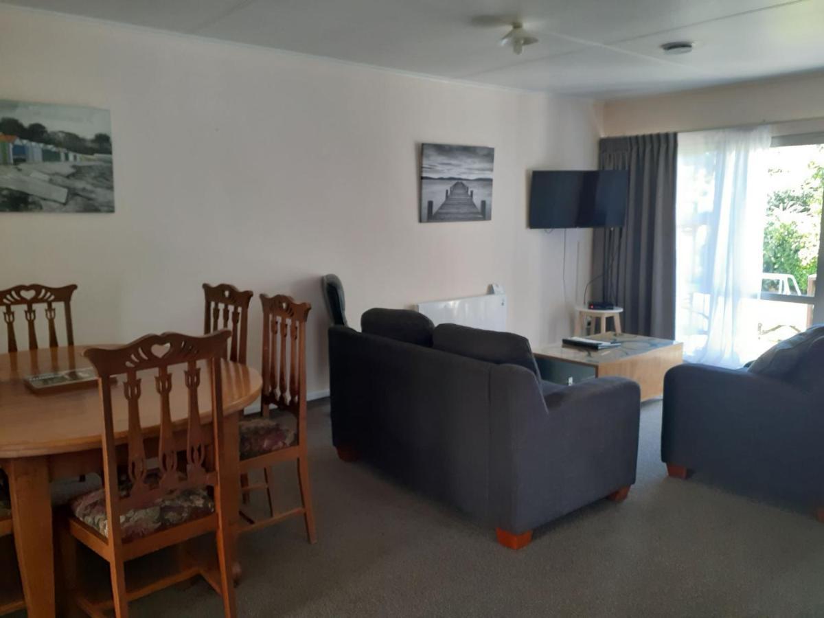 Golden Bay Motel タカカ エクステリア 写真