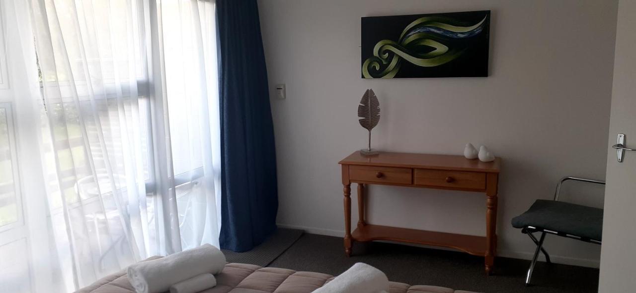 Golden Bay Motel タカカ エクステリア 写真