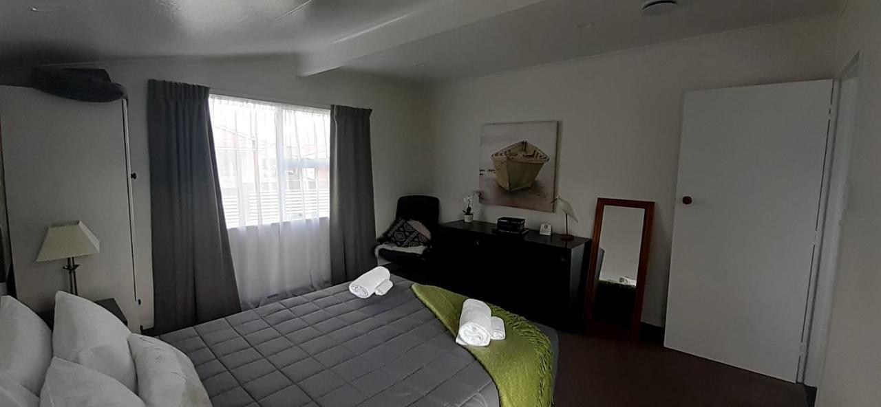 Golden Bay Motel タカカ エクステリア 写真
