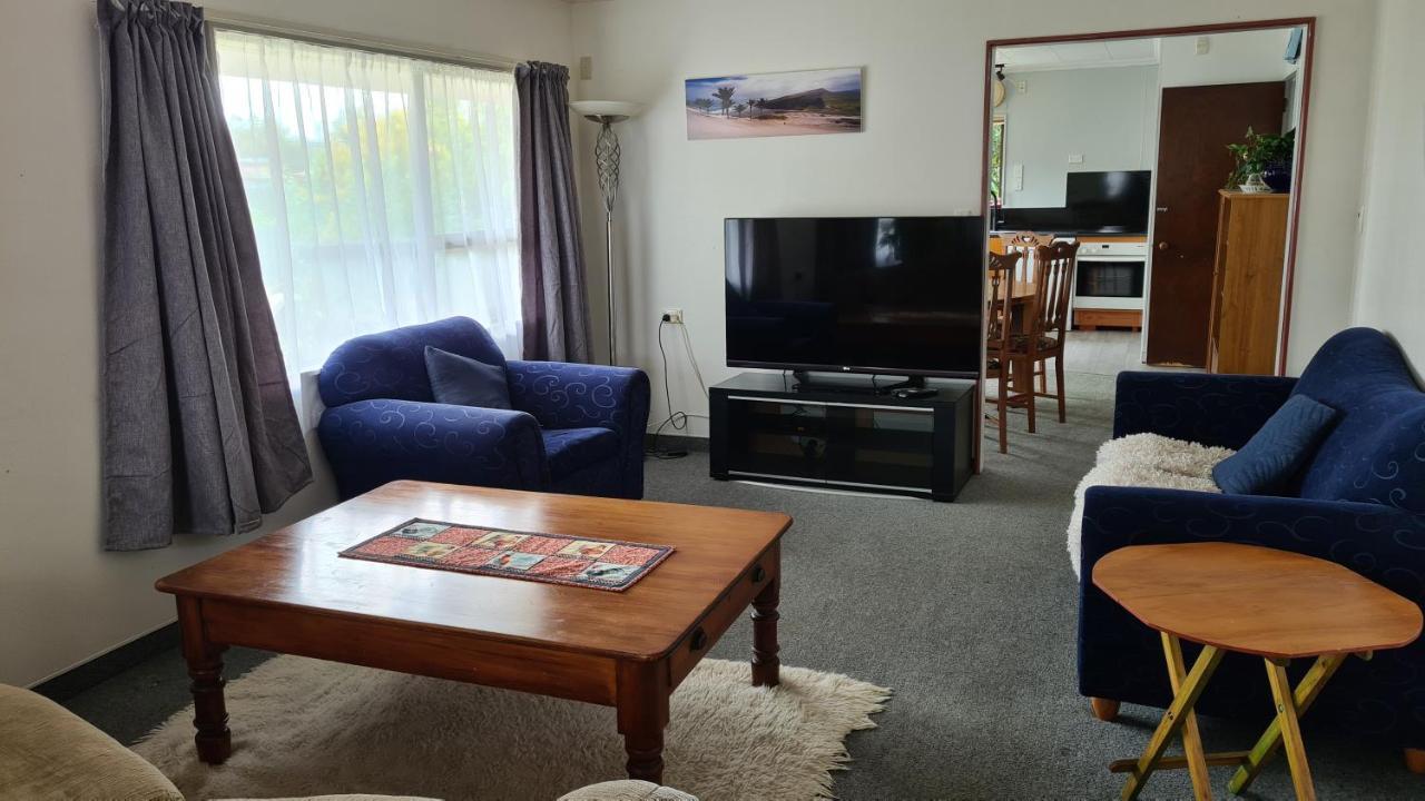 Golden Bay Motel タカカ エクステリア 写真